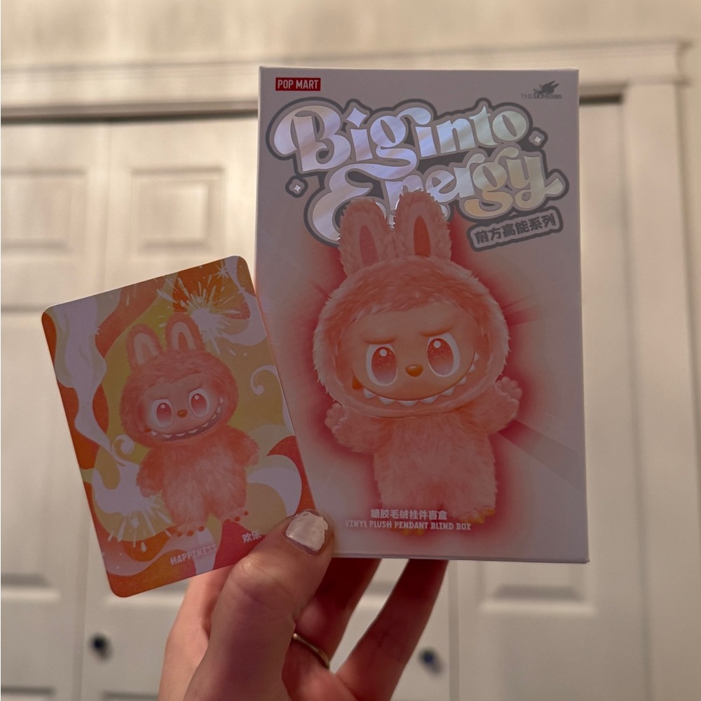 Happiness Big Into Energy Labubu / Popmart